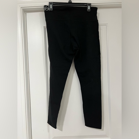 Calvin Klein Cropped Leggings with Pockets NWOT - Picture 2 of 5